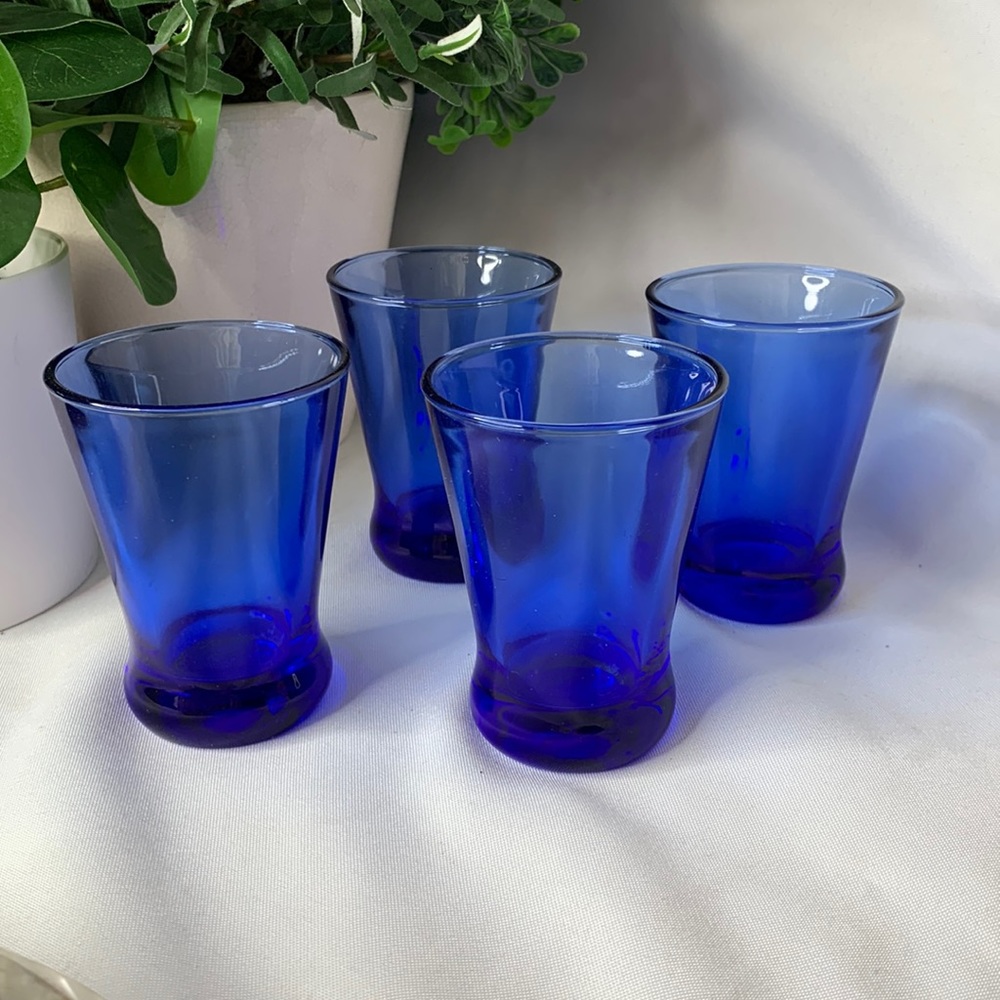 Beautiful set of 4 vintage cobalt blue shot glasses / juice glasses